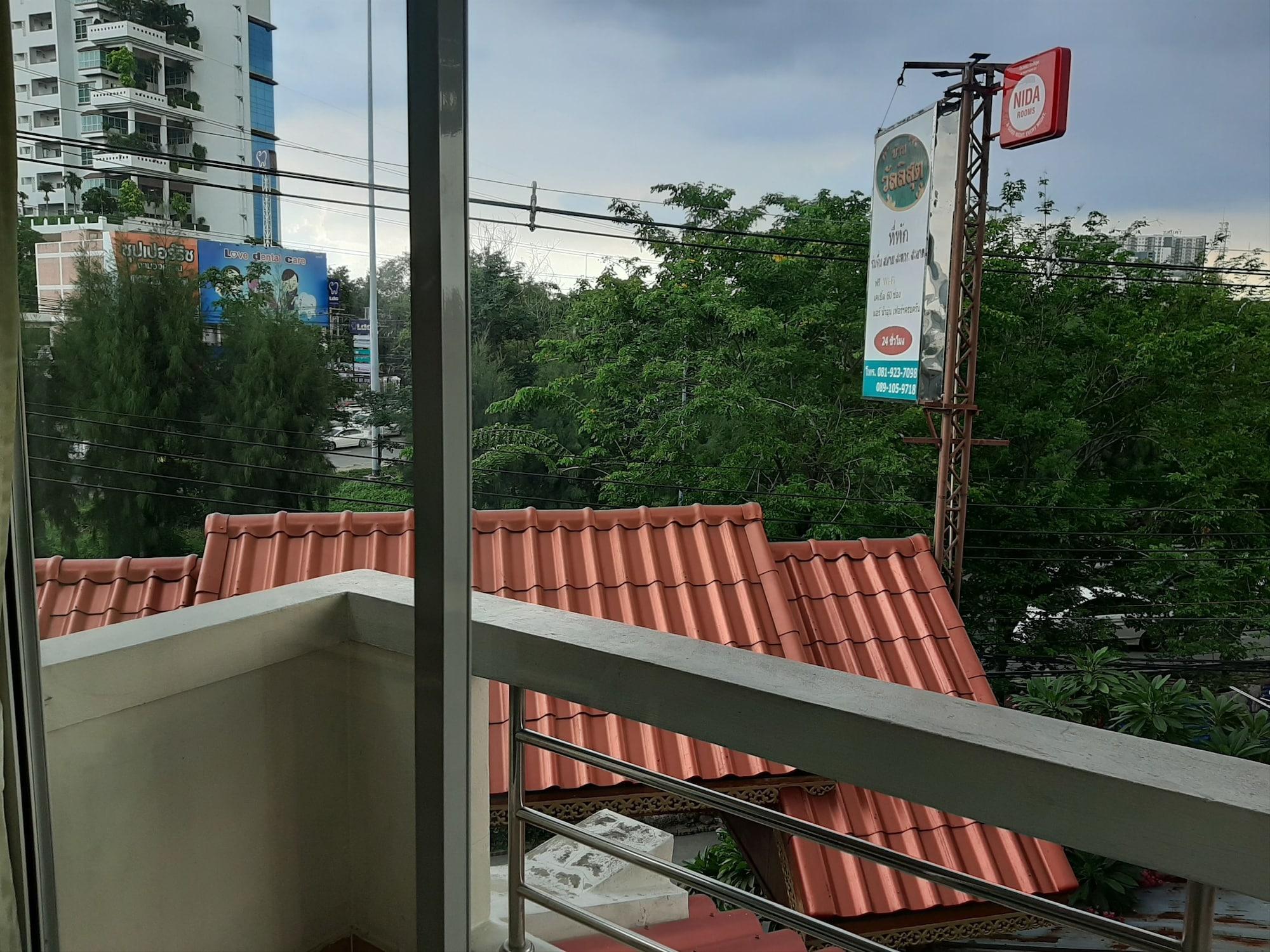 Vanlisut Hotel Ngamwongwan Nonthaburi Exterior foto